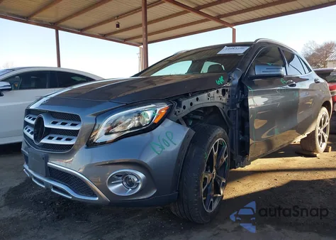 2020 Mercedes-Benz Gla 250 z USA, uszkodzony, nr VIN WDCTG4EB1LJ672877